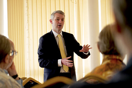 Will Chairing Meeting